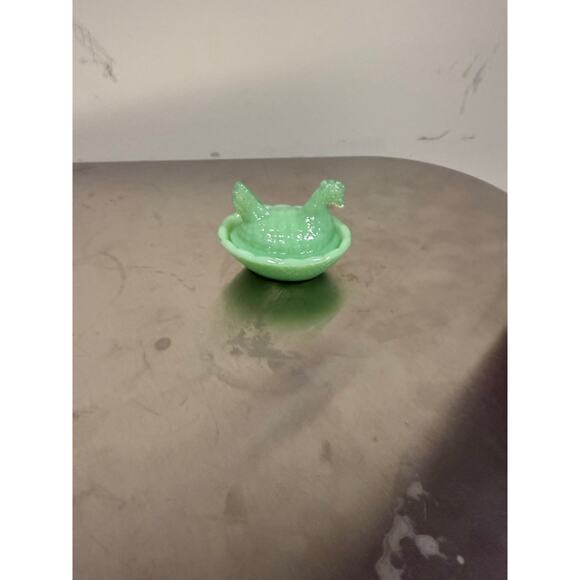 Jadite/mint mini salt cellar - Picture 1 of 1